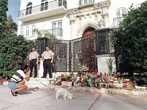 gianni versace causa morte|fashion designer shot dead 1997.